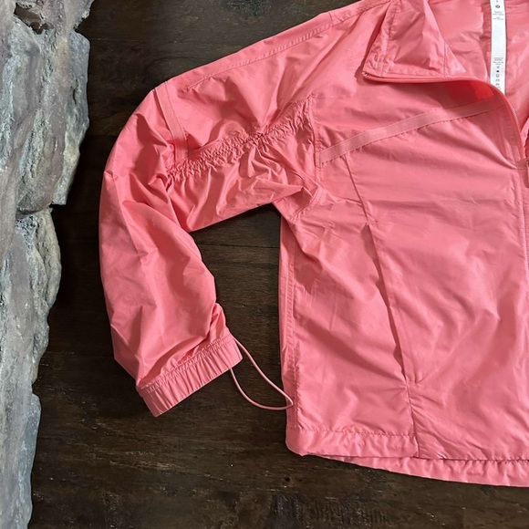Lululemon-Lightweight Cropped Track Jacket-Raspberry Cream-size 8-NWOT - Picture 10 of 14